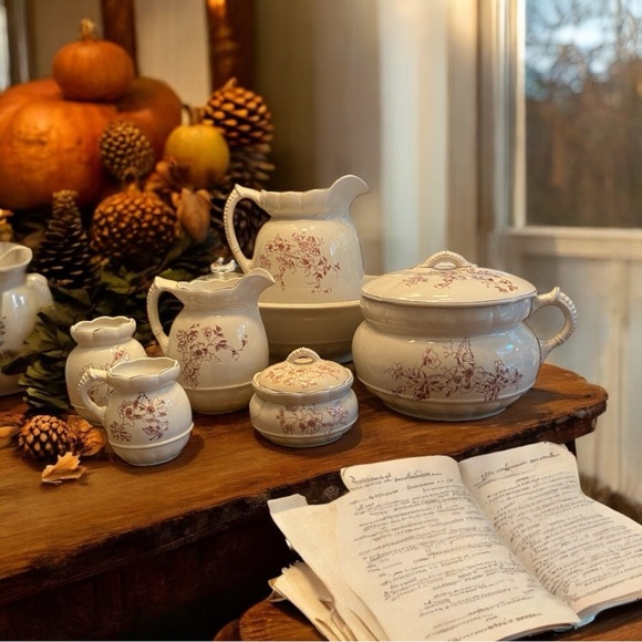 9 piece set antique pitcher, wash basin, chamber pot etc 🥳 - Picture 4 of 10